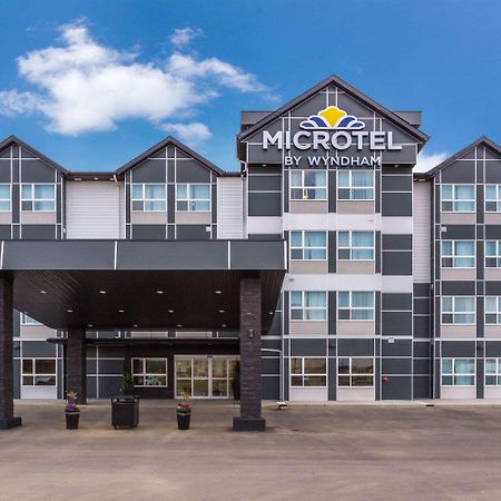 Microtel Inn & Suites By Wyndham Whitecourt Exterior photo