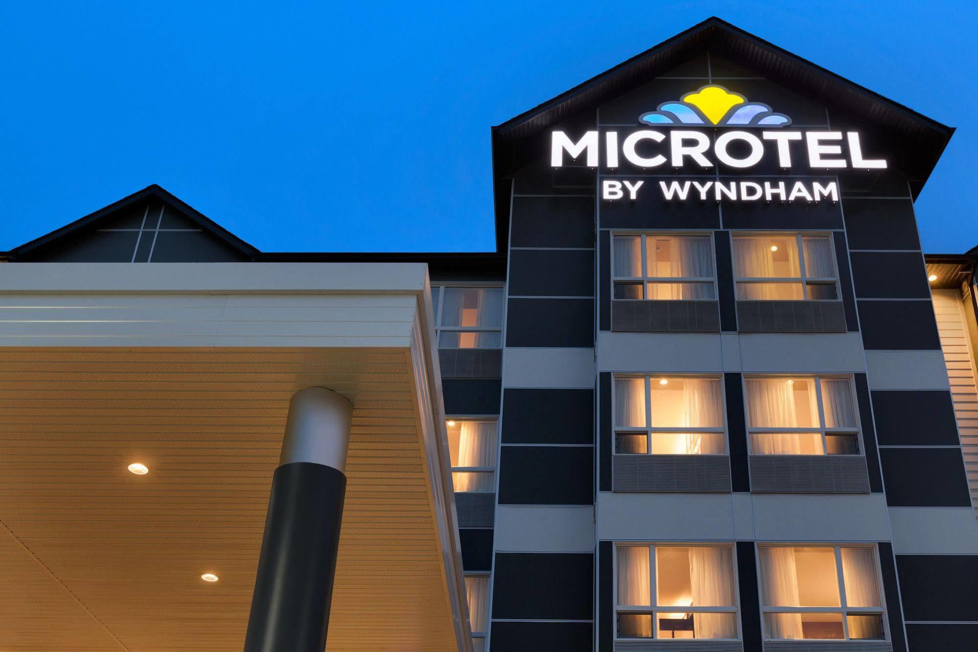 Microtel Inn & Suites By Wyndham Whitecourt Exterior photo